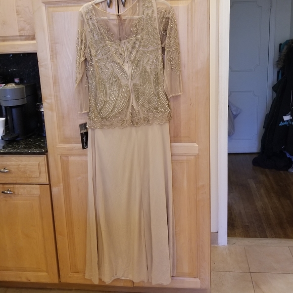 Pisarro Nights Sequined and Beaded Long Dress10 - Picture 7 of 13